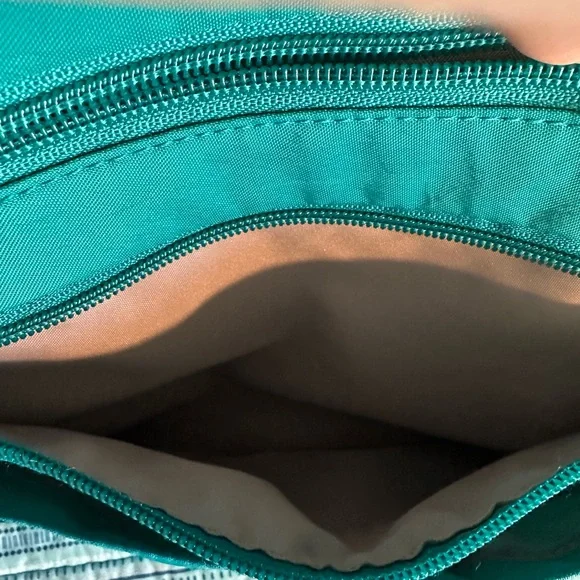 Baggallini crossbody tourquoise bag, EUC - Picture 4 of 7